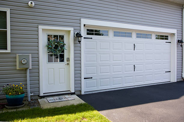 24/7 Emergency Garage Door Panel Replacement experts in Frackville, PA